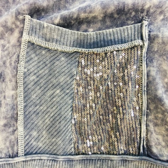 NWT. Comfortable & Stylish! Clotheshead Blue V-Neck Pullover Top - Picture 8 of 13